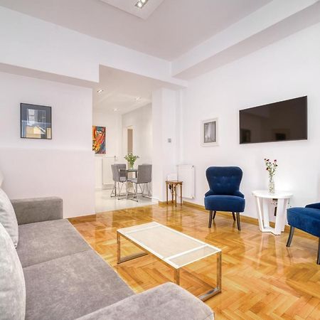Elegant Light Two Bedroom Apartment In City Center Athena Bagian luar foto