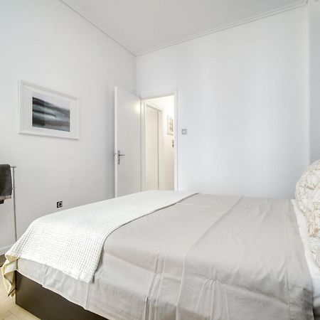 Elegant Light Two Bedroom Apartment In City Center Athena Bagian luar foto