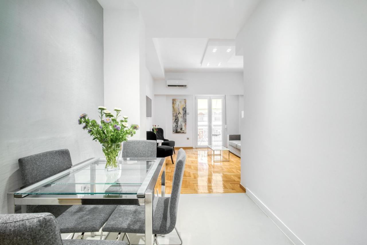 Elegant Light Two Bedroom Apartment In City Center Athena Bagian luar foto