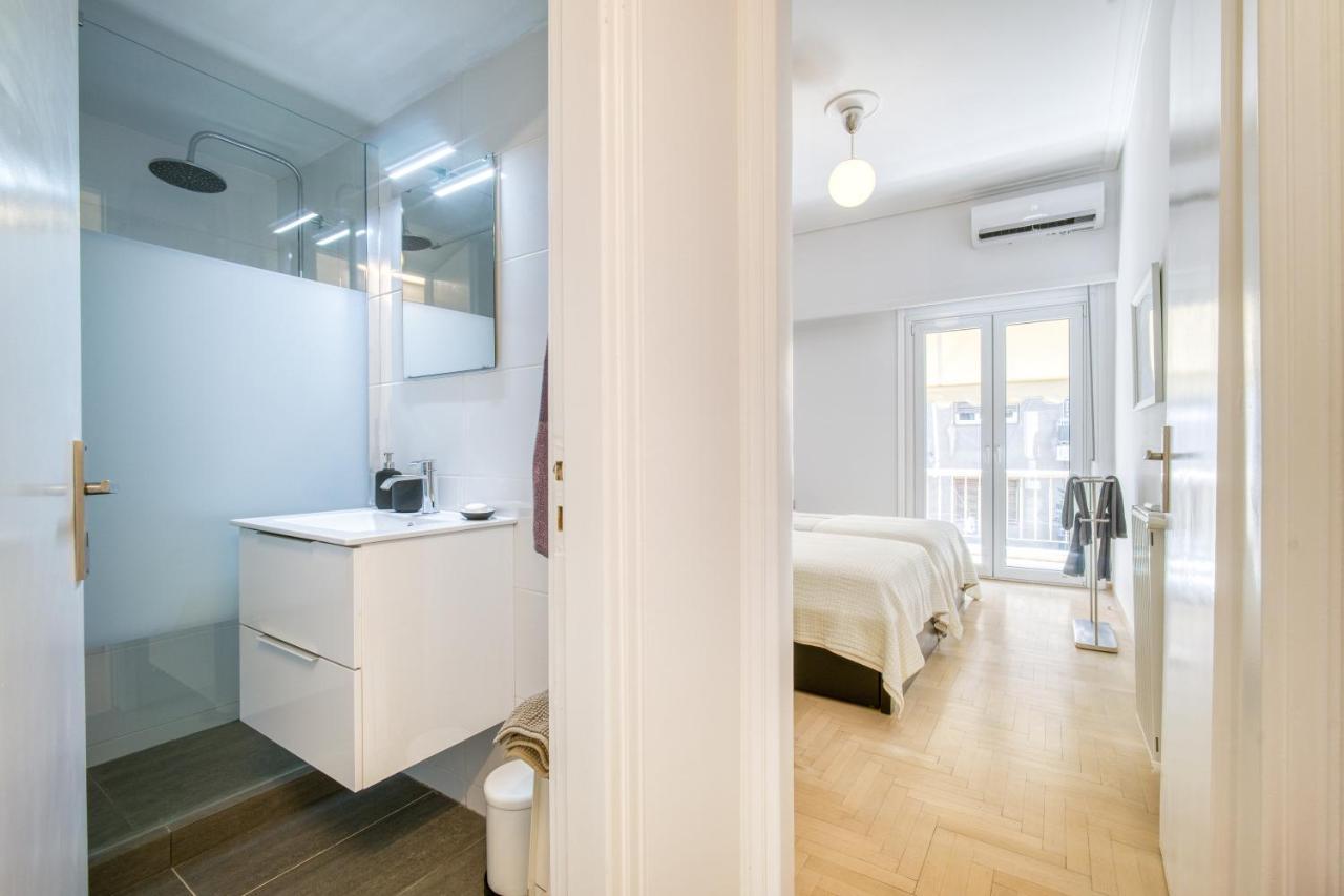 Elegant Light Two Bedroom Apartment In City Center Athena Bagian luar foto